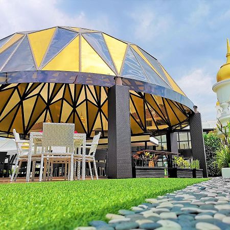 タラ ホテル ジョグジャカルタ Tugu エクステリア 写真